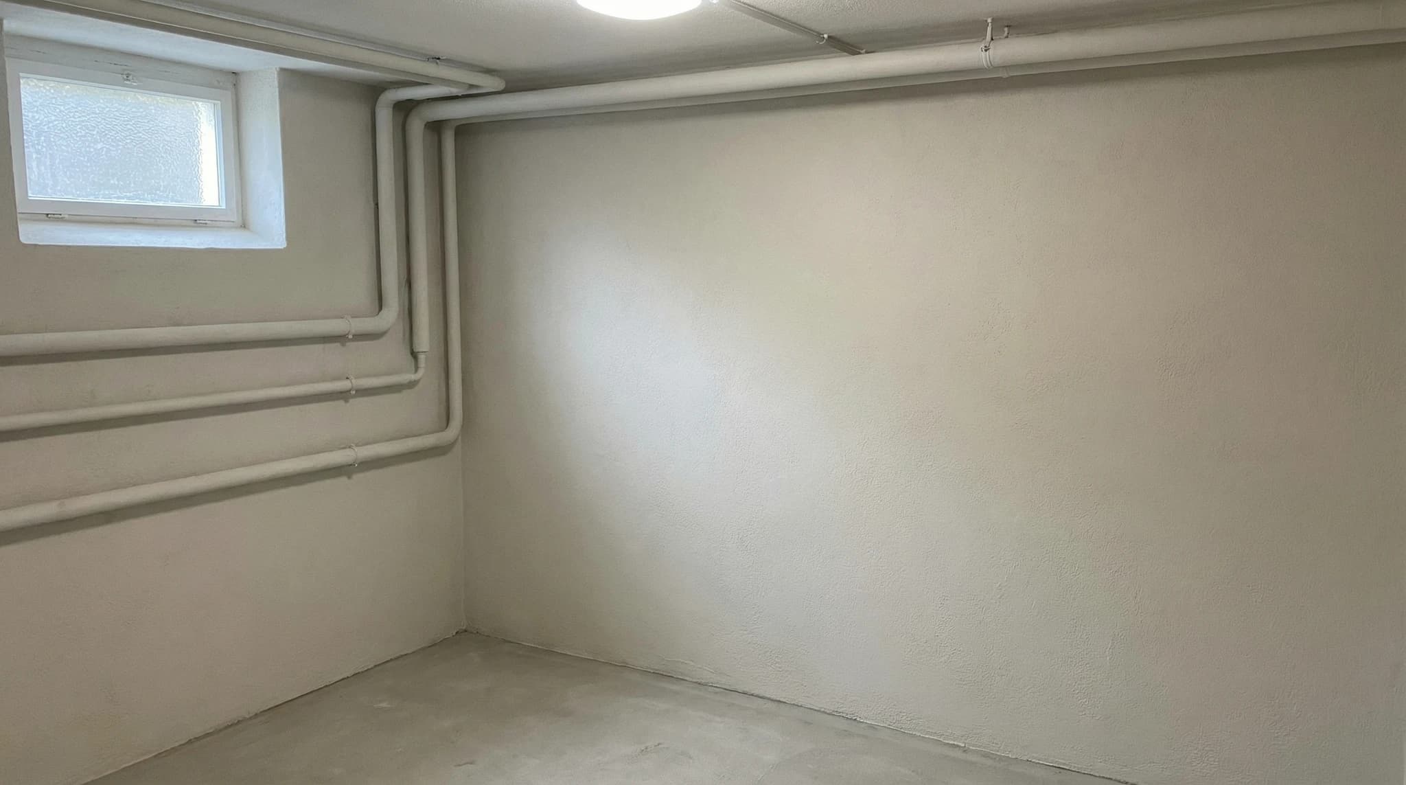 Feuchtigkeitssanierung einer Kellerwand