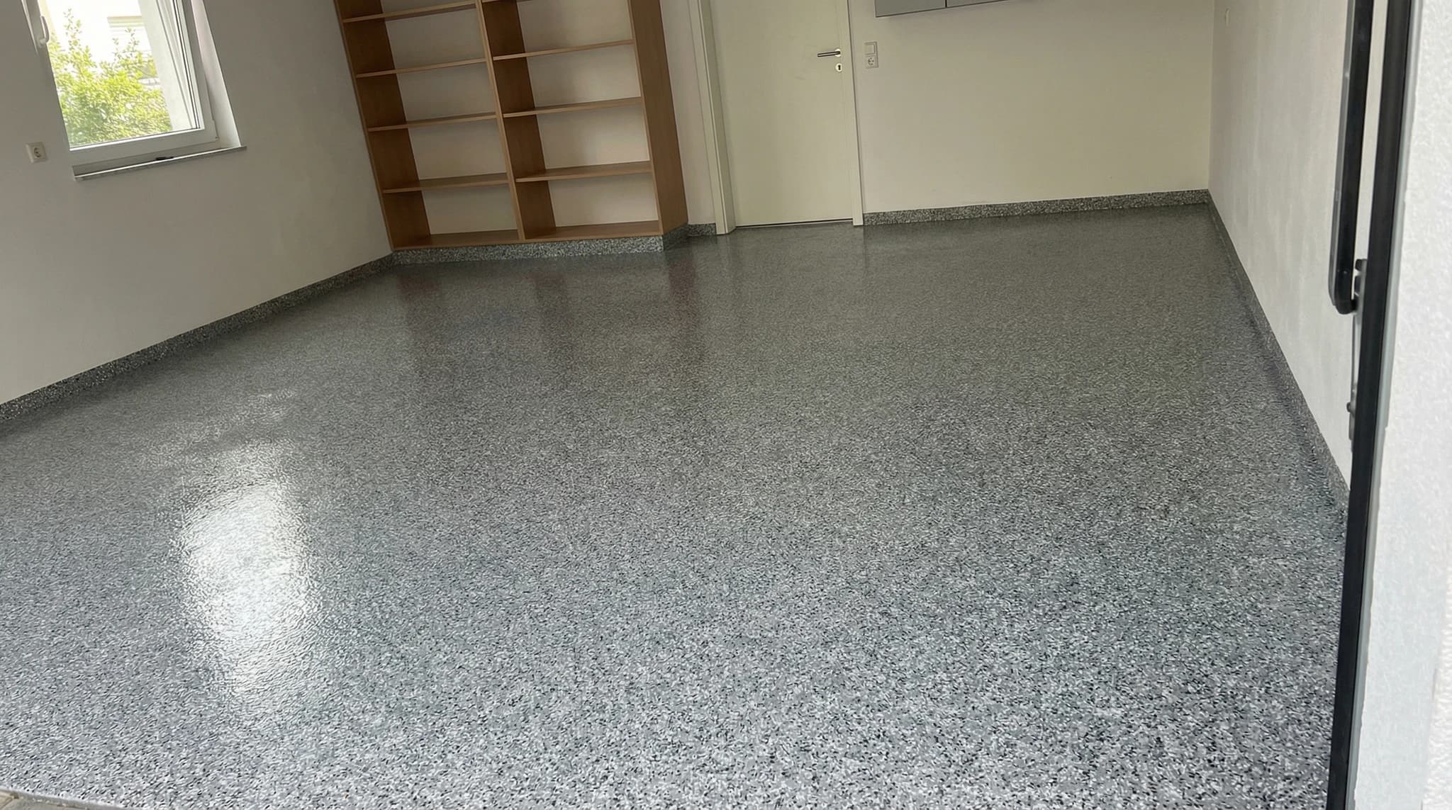 Garagenboden mit Flakes-Beschichtung