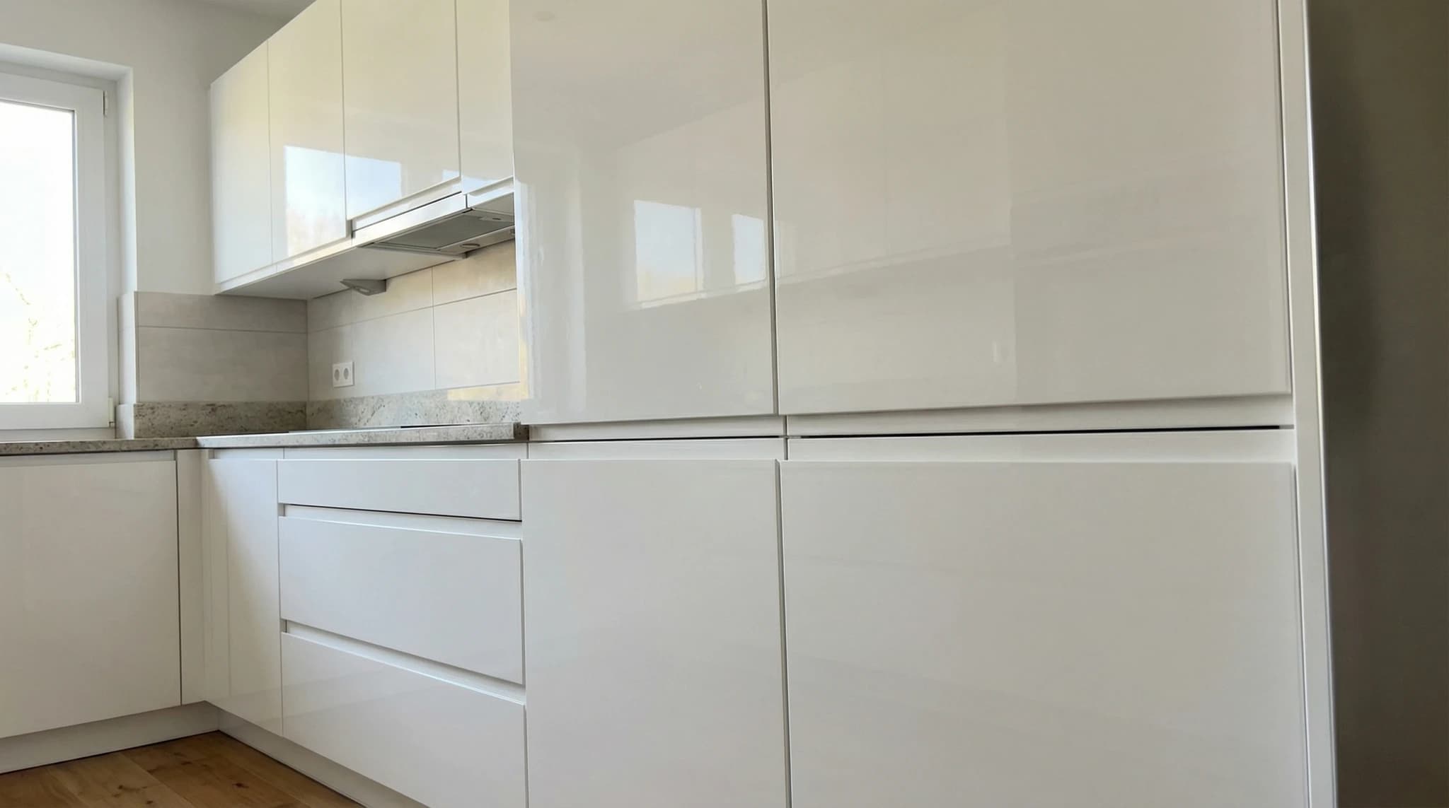 Spritzlackierung von Küchenfronten