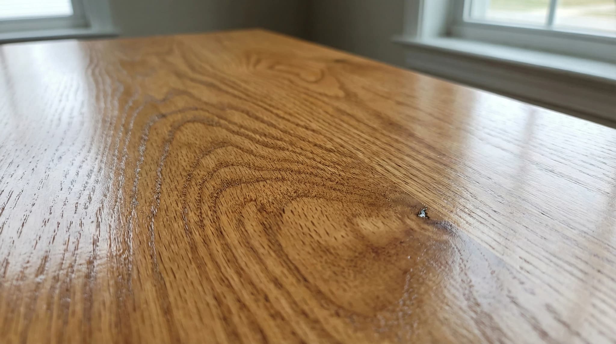 Holzmaserung unter Klarlack